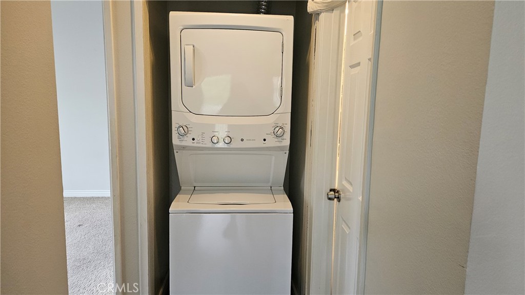 18922 Canyon Summit Lake Forest, CA 92679 - Photo 10 of 32 a utility room with dryer and washer