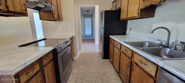 $1,495 | 527 Raintree Circle, Jacksonville, NC 28540