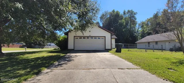 $1,495 | 527 Raintree Circle, Jacksonville, NC 28540