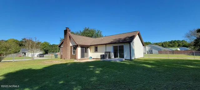 $1,495 | 527 Raintree Circle, Jacksonville, NC 28540