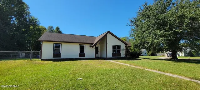 $1,495 | 527 Raintree Circle, Jacksonville, NC 28540