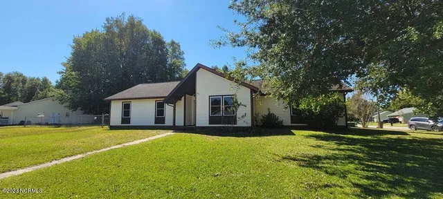 $1,495 | 527 Raintree Circle, Jacksonville, NC 28540