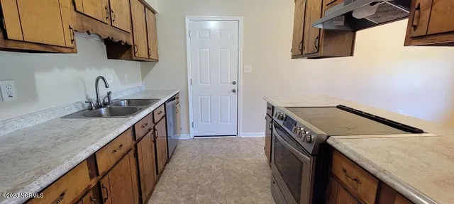 $1,495 | 527 Raintree Circle, Jacksonville, NC 28540