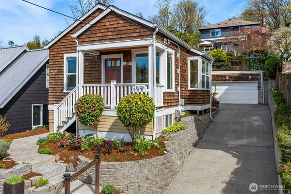 $1,095,880 | 1826 31st Avenue, Seattle, WA 98122