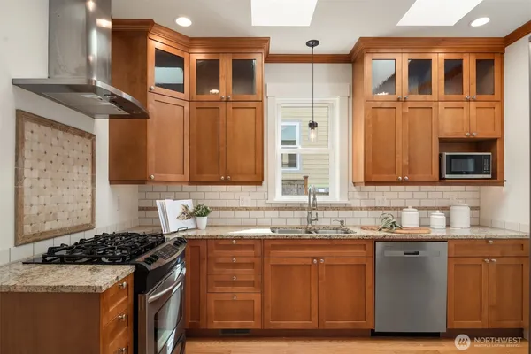 $1,095,880 | 1826 31st Avenue, Seattle, WA 98122