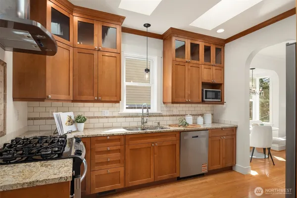 $1,095,880 | 1826 31st Avenue, Seattle, WA 98122