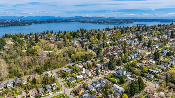 $1,095,880 | 1826 31st Avenue, Seattle, WA 98122