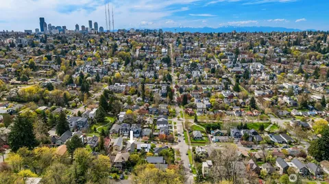 $1,095,880 | 1826 31st Avenue, Seattle, WA 98122