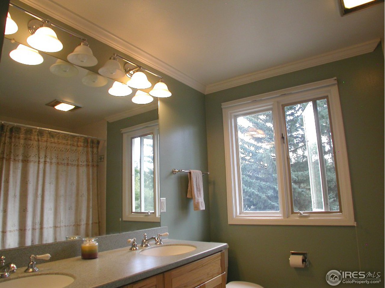 1486 Old Tale Road Boulder, CO 80303 - Photo 23 of 24 Hall bath