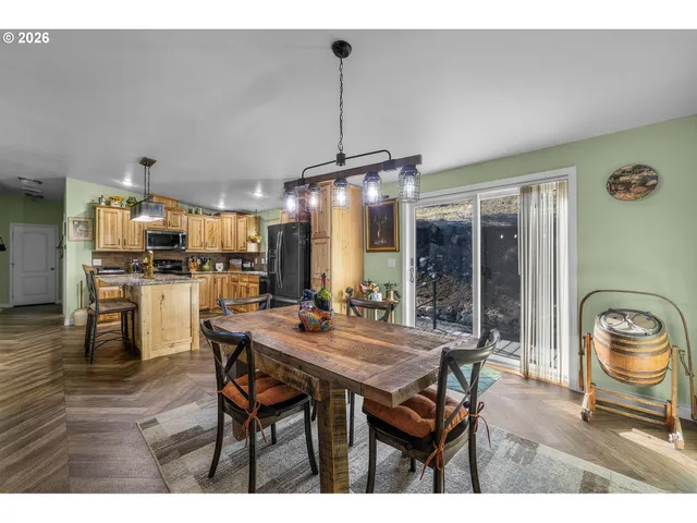 $425,000 | 27558 La Costa Avenue, John Day, OR 97845