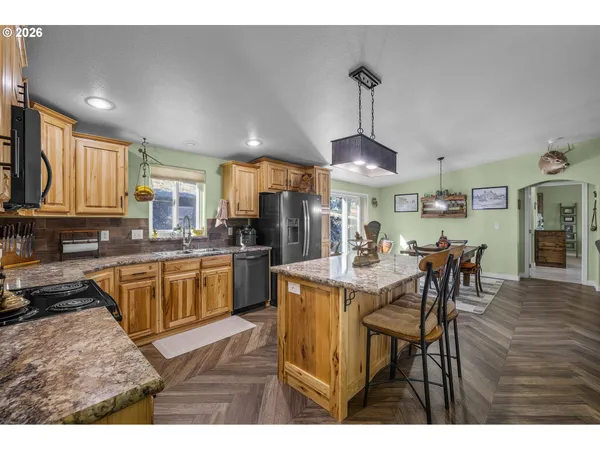 $425,000 | 27558 La Costa Avenue, John Day, OR 97845