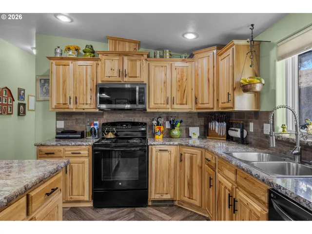 $425,000 | 27558 La Costa Avenue, John Day, OR 97845