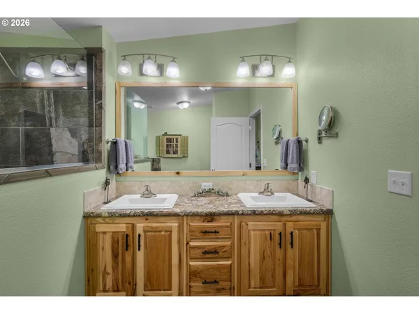 $425,000 | 27558 La Costa Avenue, John Day, OR 97845