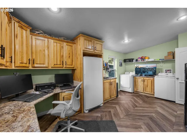 $425,000 | 27558 La Costa Avenue, John Day, OR 97845