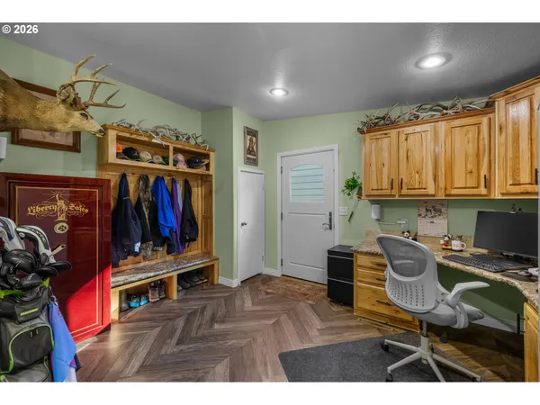 $425,000 | 27558 La Costa Avenue, John Day, OR 97845