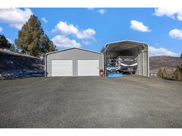 $425,000 | 27558 La Costa Avenue, John Day, OR 97845