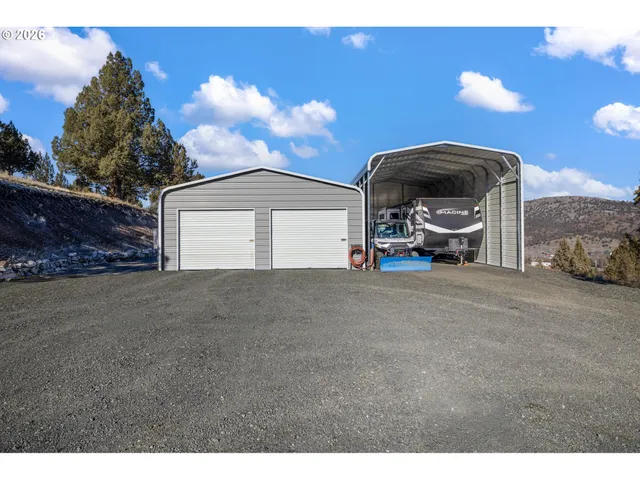 $425,000 | 27558 La Costa Avenue, John Day, OR 97845