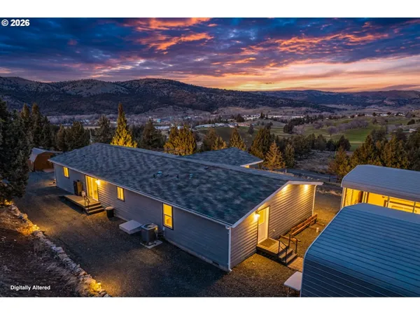 $425,000 | 27558 La Costa Avenue, John Day, OR 97845