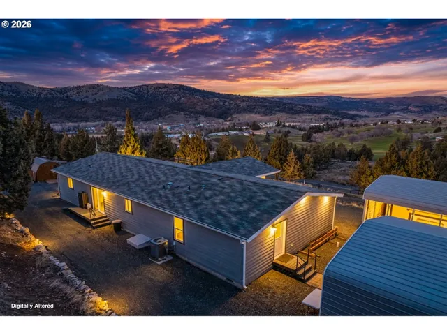 $425,000 | 27558 La Costa Avenue, John Day, OR 97845