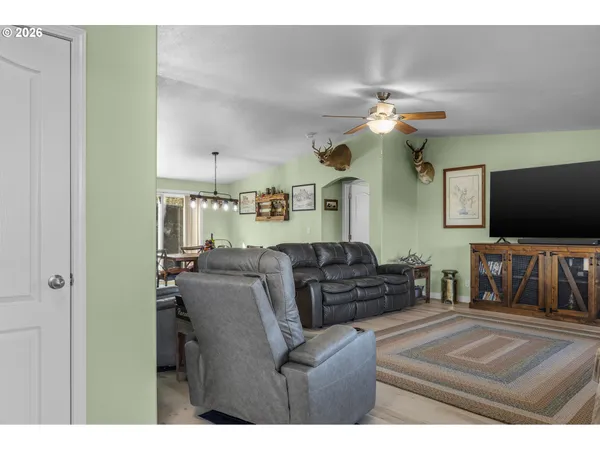 $425,000 | 27558 La Costa Avenue, John Day, OR 97845