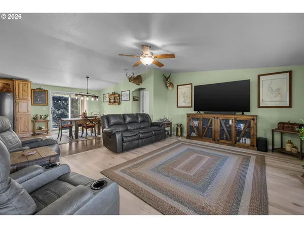 $425,000 | 27558 La Costa Avenue, John Day, OR 97845