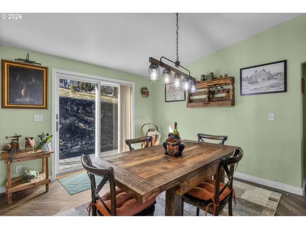 $425,000 | 27558 La Costa Avenue, John Day, OR 97845