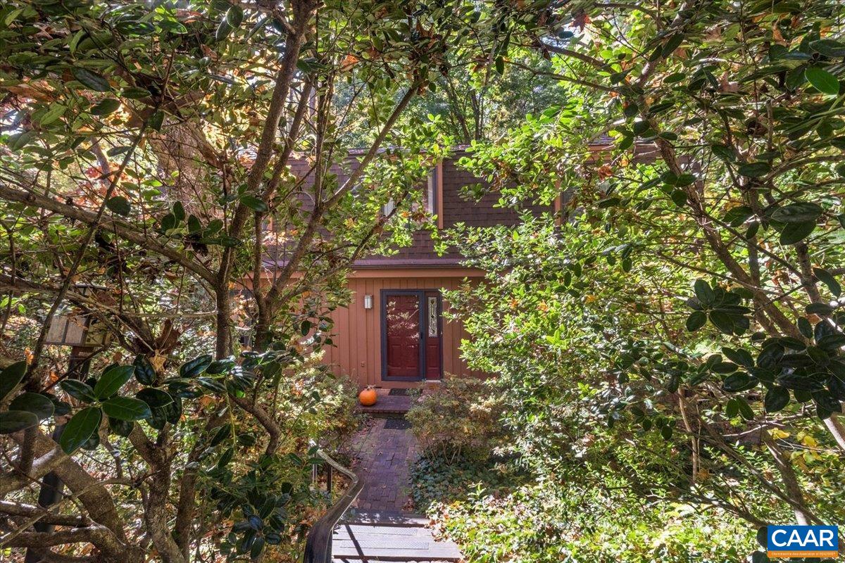 103 Vicar Court Charlottesville, VA 22901 - Photo 3 of 74