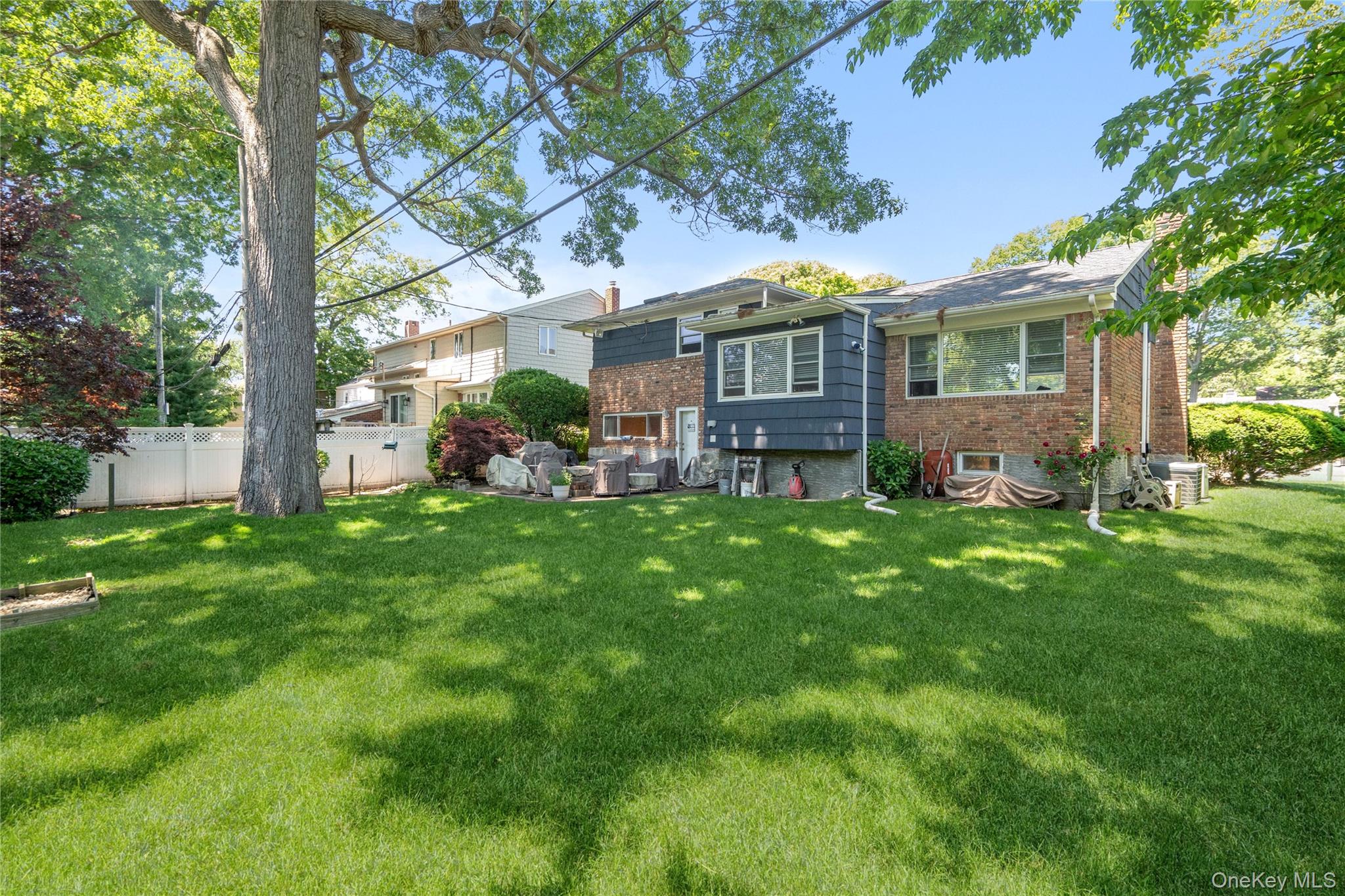 128 Atkinson Road Rockville Centre, NY 11570 - Photo 38 of 45