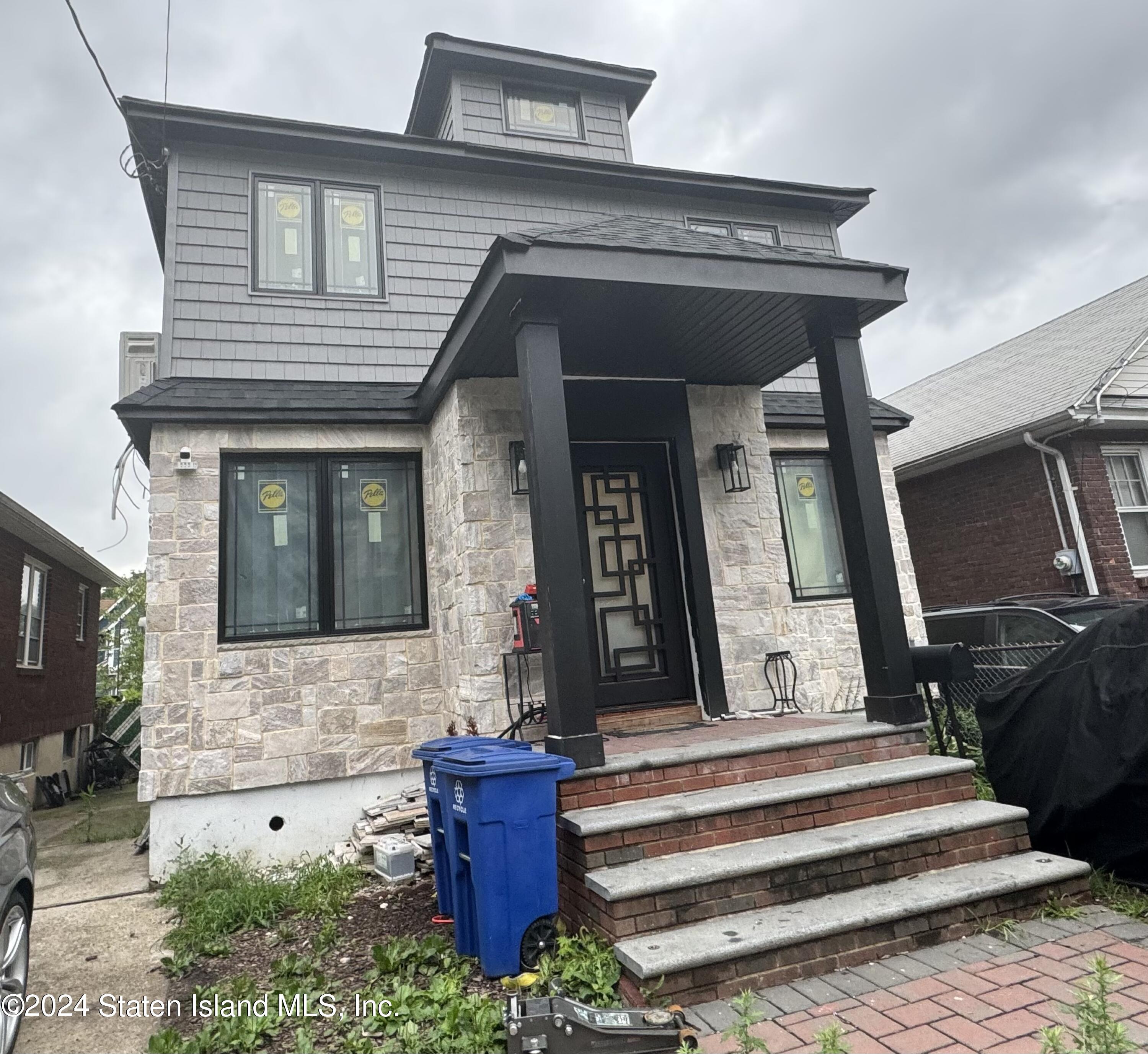 94 Roe Street Staten Island, NY 10310 - Photo 1 of 3 IMG_4062