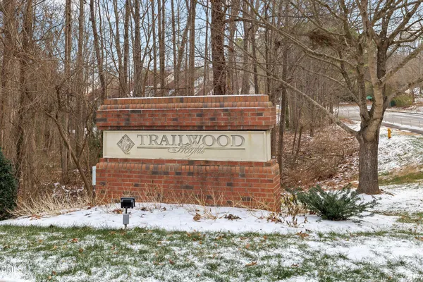 a view of a outdoor space with sign board