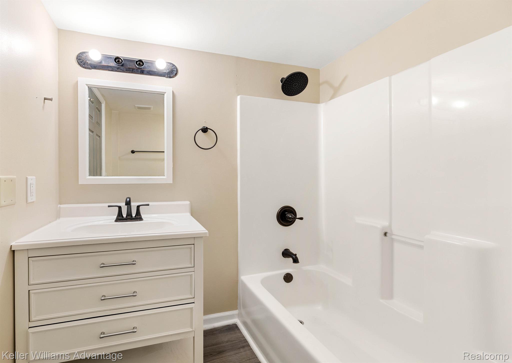 503 South Walnut Street Howell, MI 48843 - Photo 10 of 28 Gallery Image 10