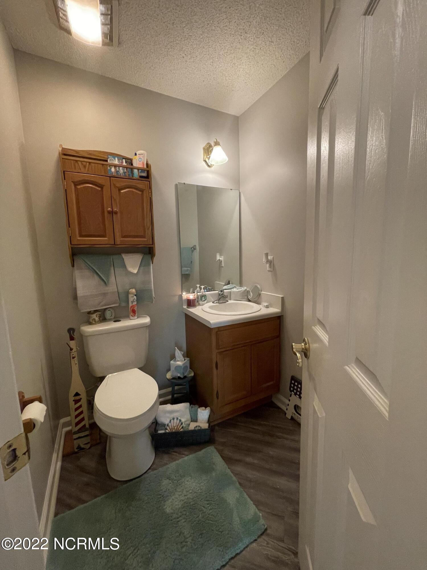 311 Foxhall Road Newport, NC 28570 - Photo 11 of 25 1/2 Bath
