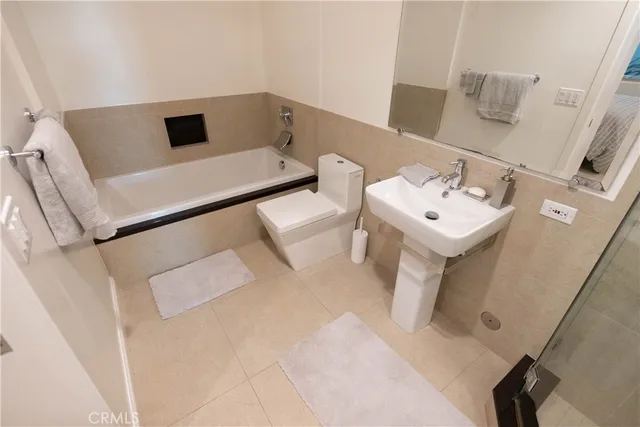 $18,500 | 558 Cliff Drive, Laguna Beach, CA 92651