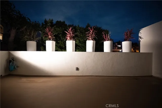 $18,500 | 558 Cliff Drive, Laguna Beach, CA 92651