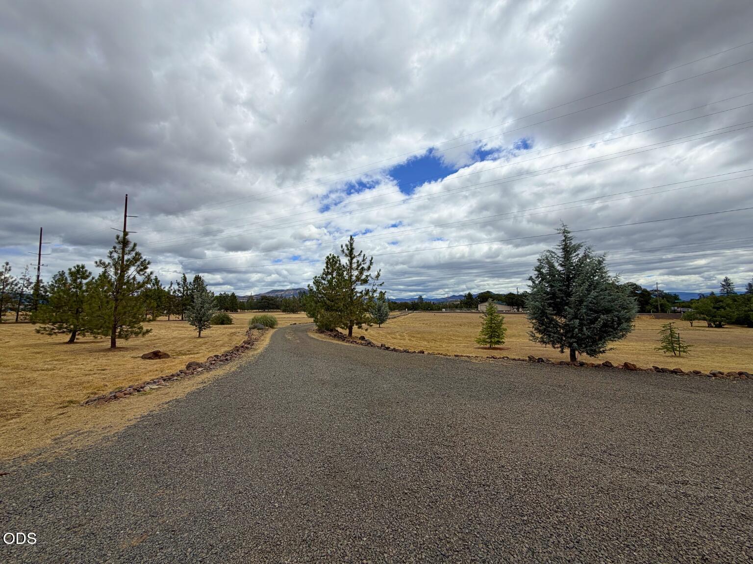 63 Rogue River Drive Eagle Point, OR 97524 - Photo 27 of 46