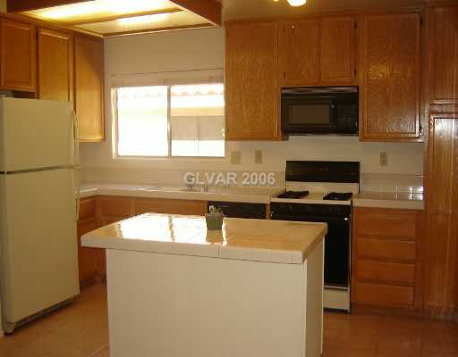 358 Keating Street Henderson, NV 89074 - Photo 3 of 5 Kitchen.