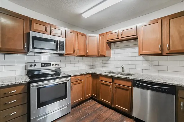 $1,595 | 1912 Belmont Boulevard, Independence, MO 64057