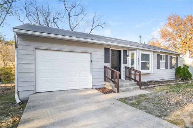 $1,595 | 1912 Belmont Boulevard, Independence, MO 64057