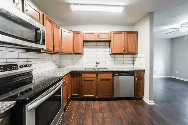 $1,595 | 1912 Belmont Boulevard, Independence, MO 64057