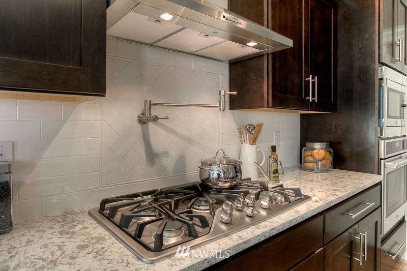 905 232nd Street Southeast Bothell, WA 98021 - Photo 8 of 25