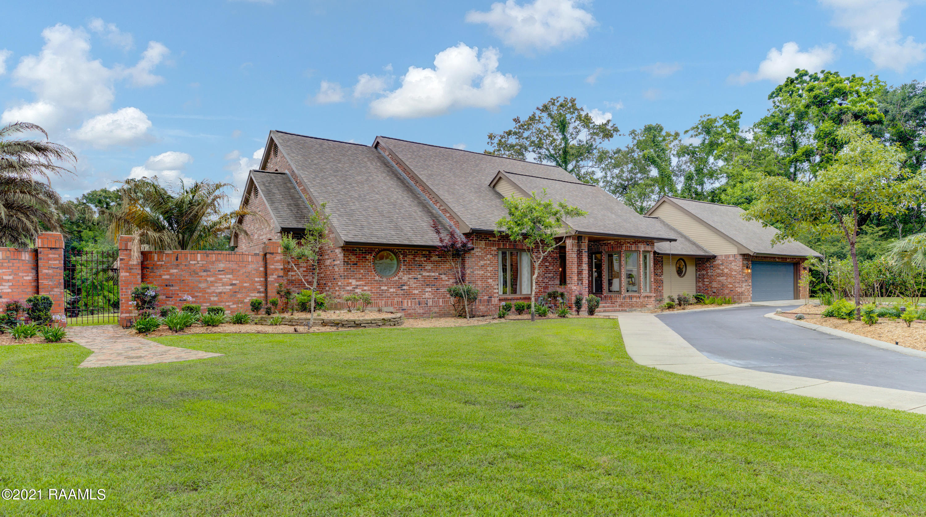 211 Rue Du Maurier Lafayette, LA 70503 - Photo 2 of 34 211 rue de Maurier-1