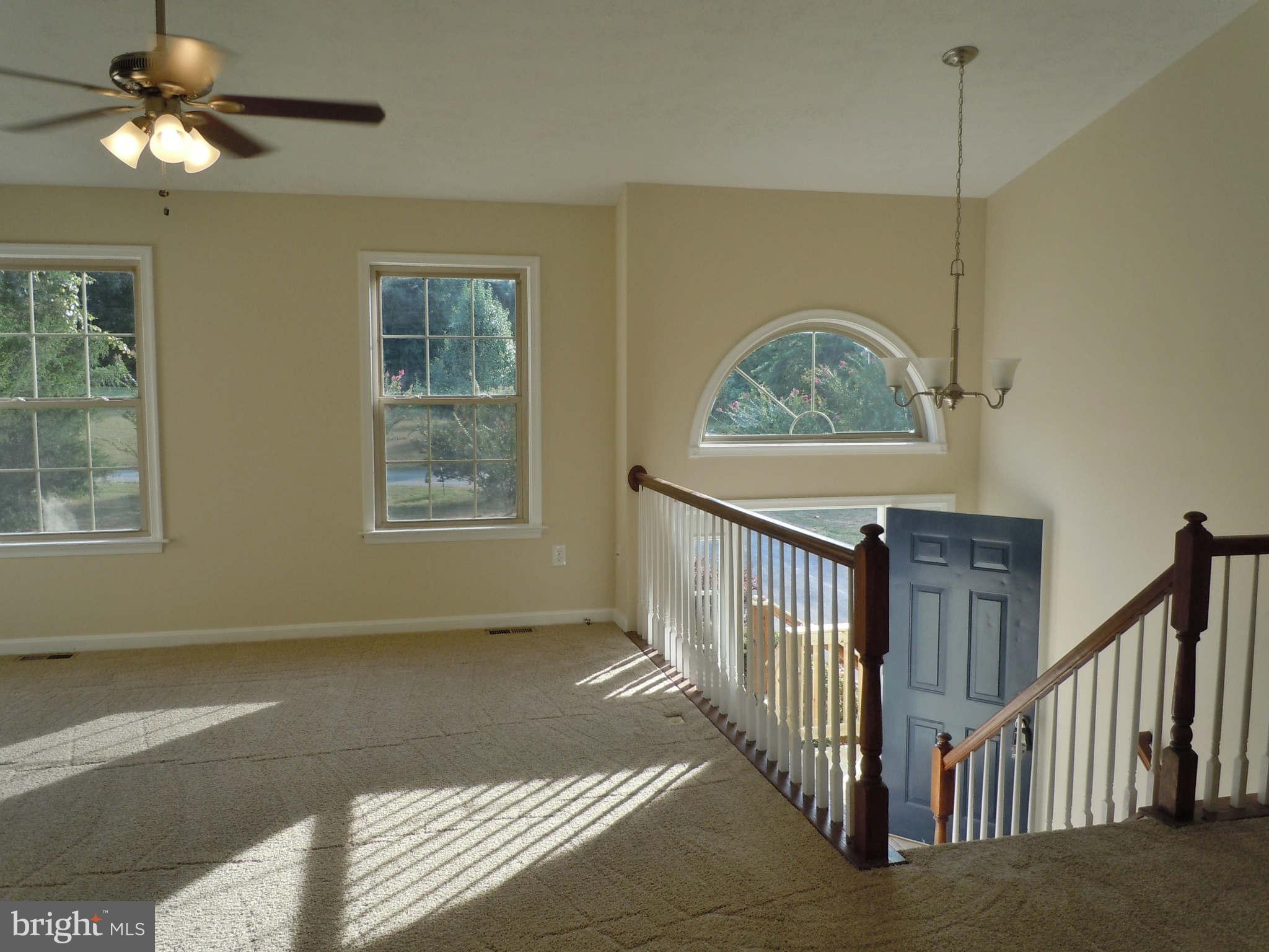 268 Thompson Mill Road Front Royal, VA 22630 - Photo 4 of 16 Living Room