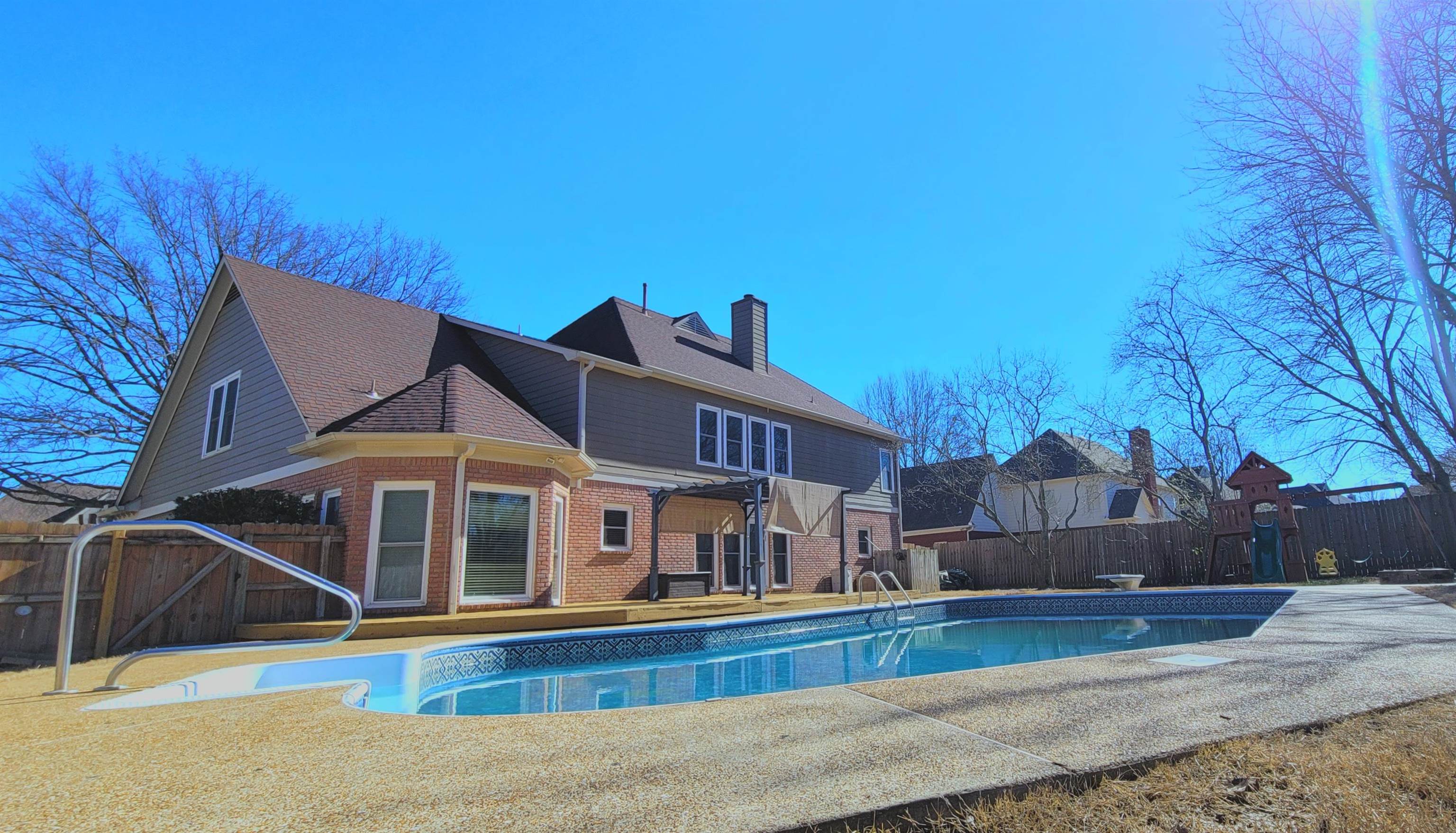 a front view of house with yard