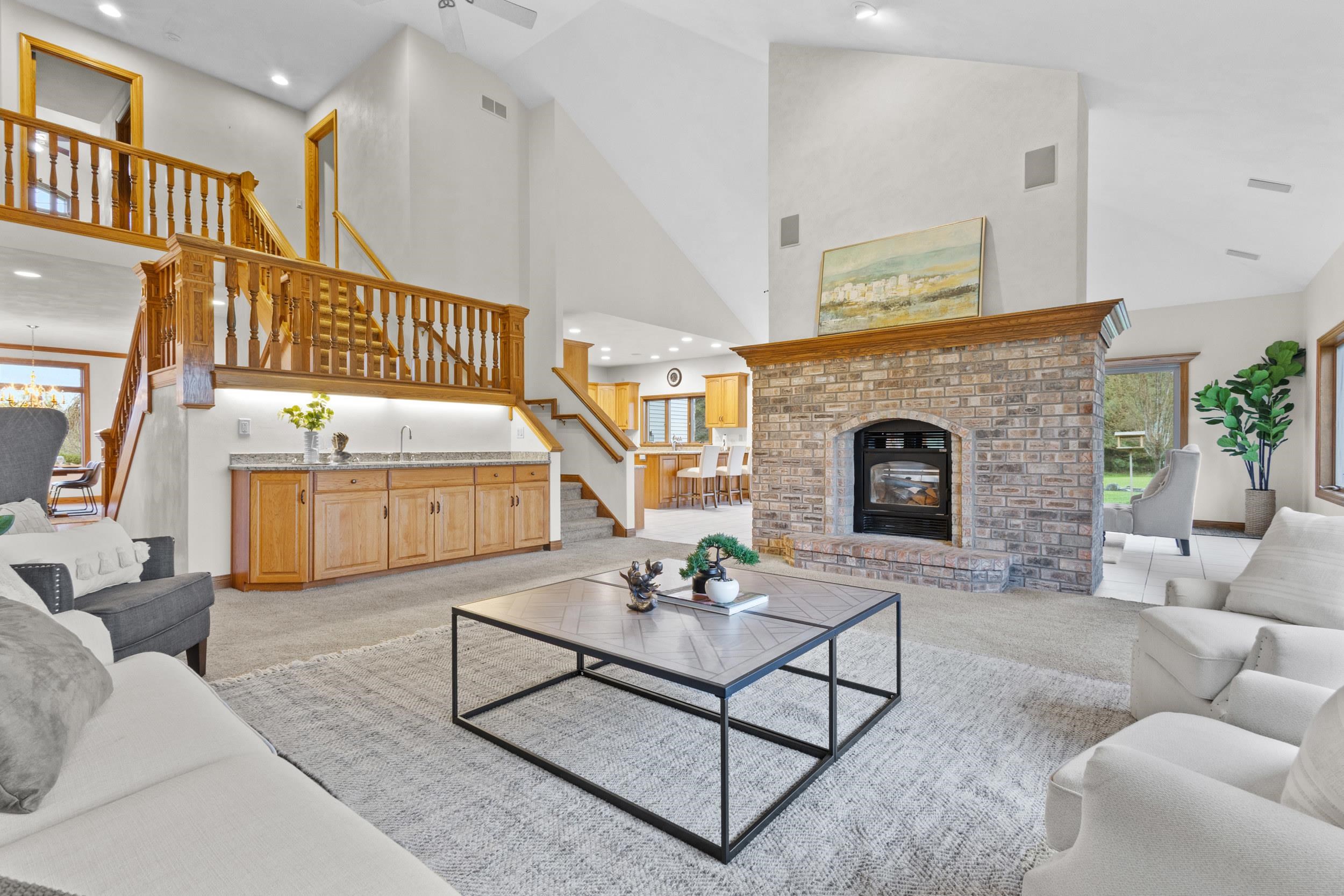 W7828 Hillview Road Hortonville, WI 54944 - Photo 5 of 66