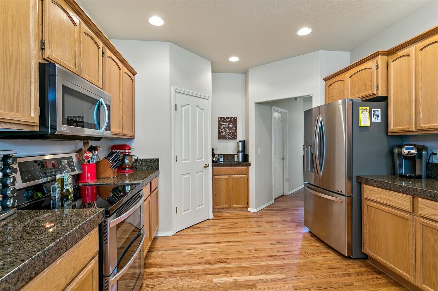 877 Mendolia Way Central Point, OR 97502 - Photo 15 of 27 Additional Photo