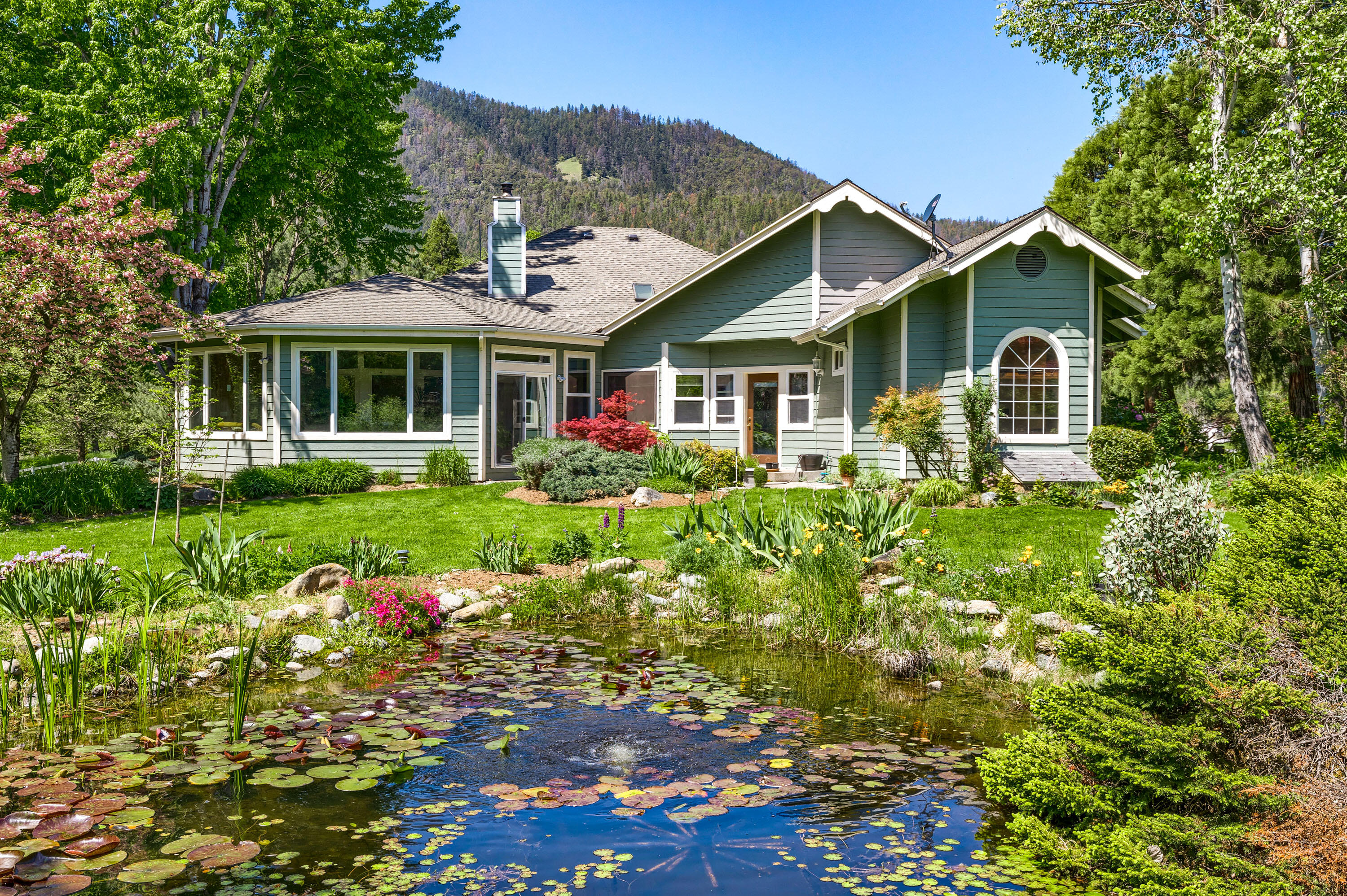 4000 Little Applegate Road Jacksonville, OR 97530 - Photo 4 of 47 3