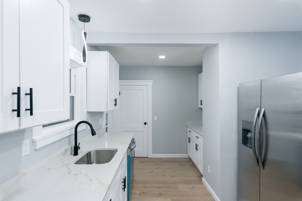 600 Sunderland Road Worcester, MA 01604 - Photo 8 of 28 Gallery Image 8