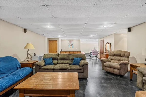 $573,400 | 22507 South 2325th Road, Milo, MO 64767