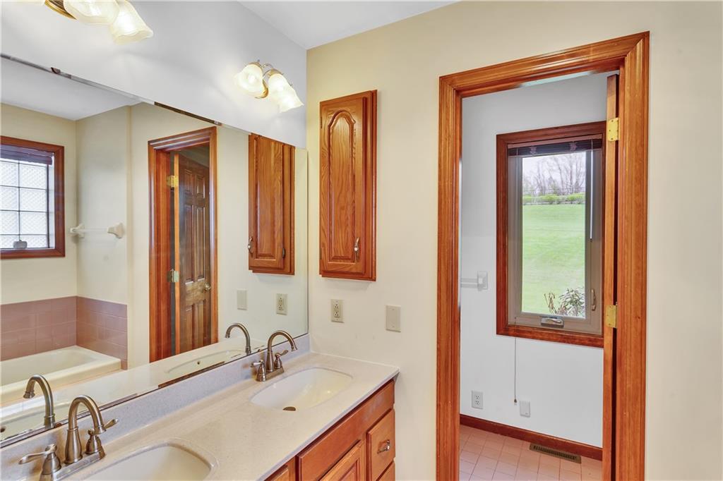 944 Lowber Road Irwin, PA 15642 - Photo 18 of 37
