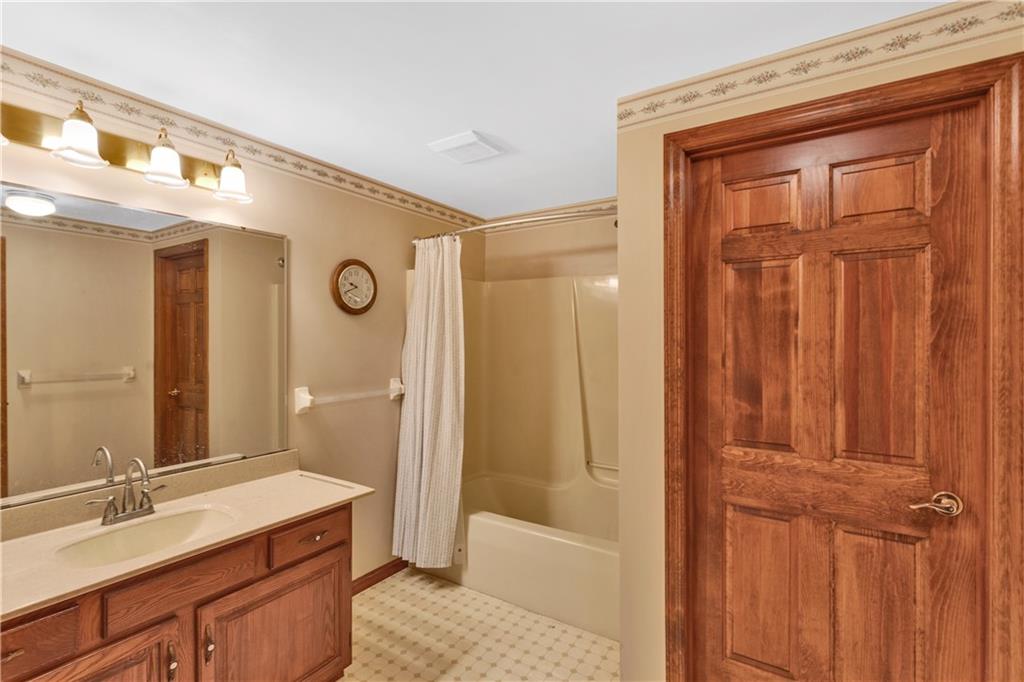 944 Lowber Road Irwin, PA 15642 - Photo 21 of 37